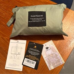 Compact Olive Green Rain Poncho - Packable